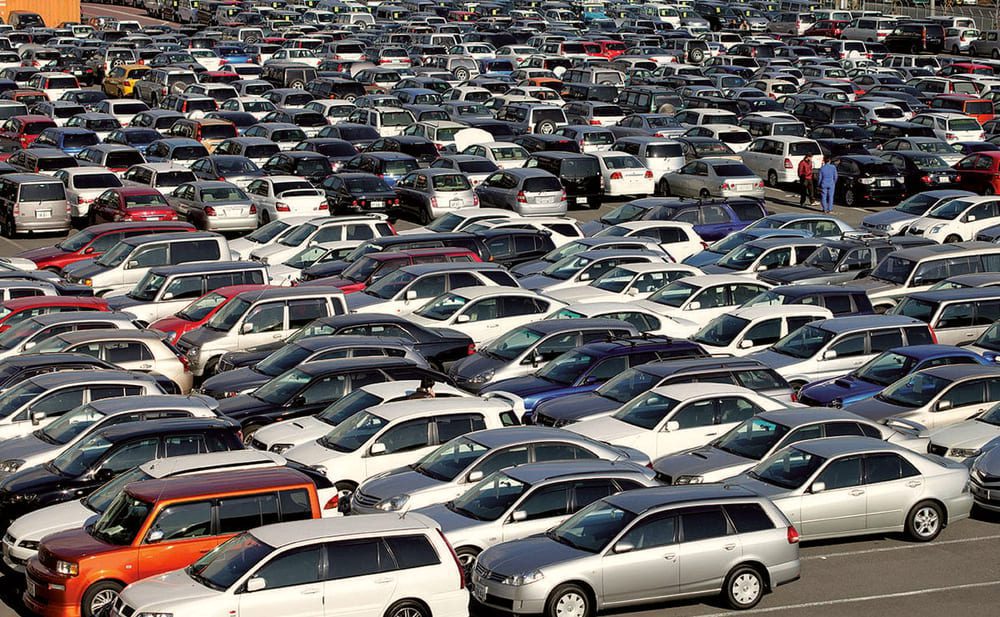 Стоянка с автомобилями аукциона Манхейм