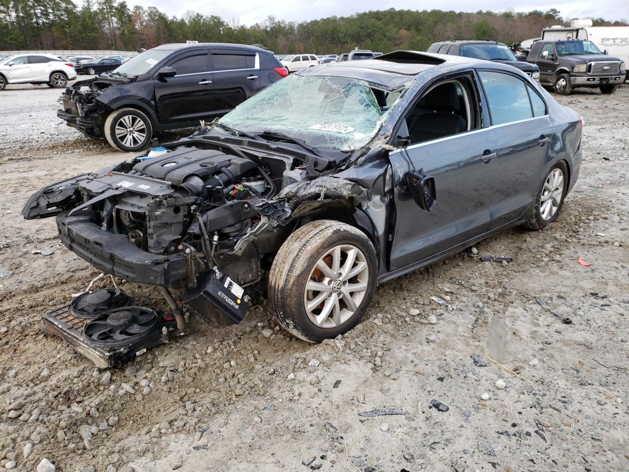 Фотография авто с повреждением капота