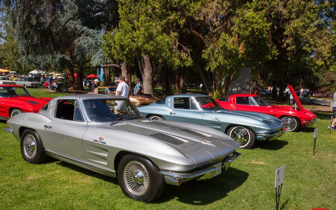 Это фотография классических авто