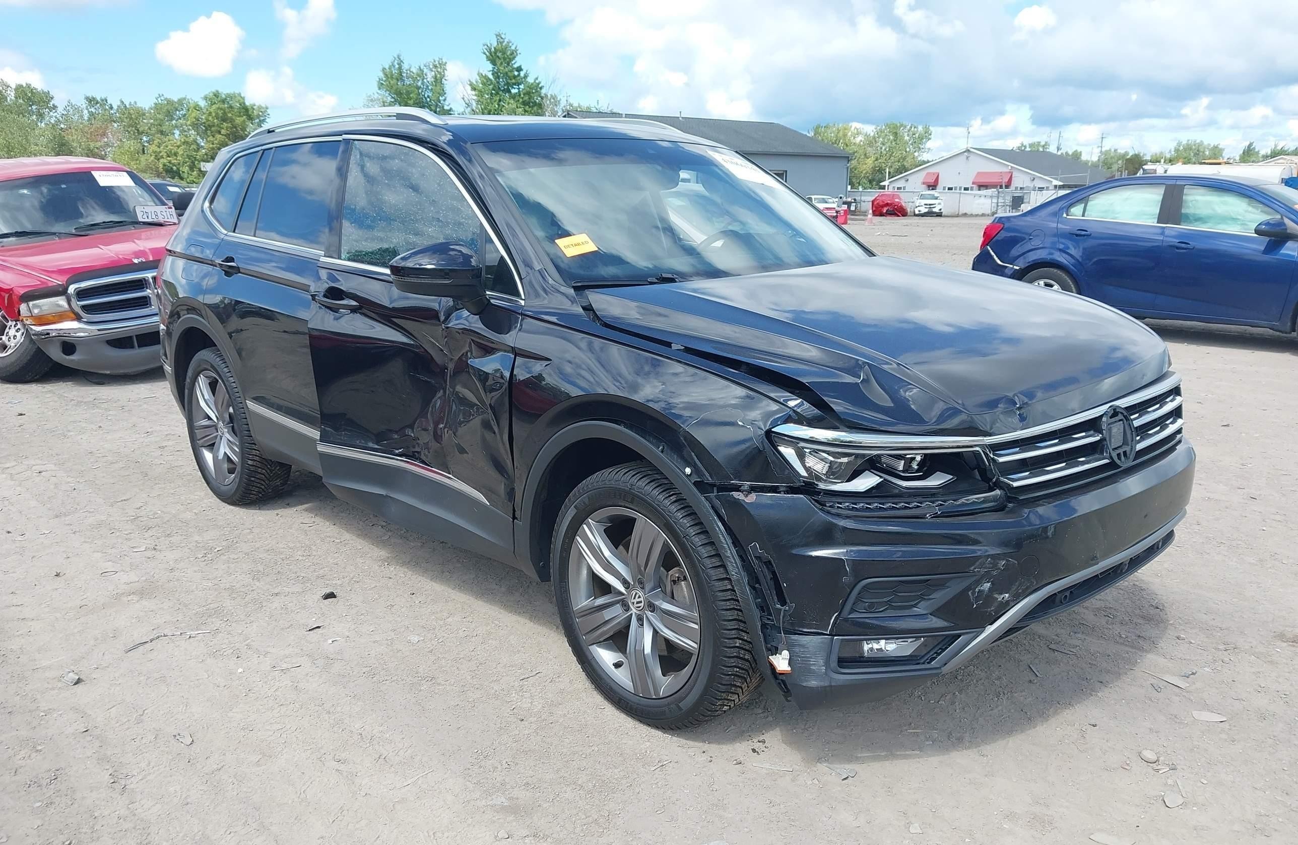 sport  VOLKSWAGEN  TIGUAN SEL PREMIUM 2018 Черный