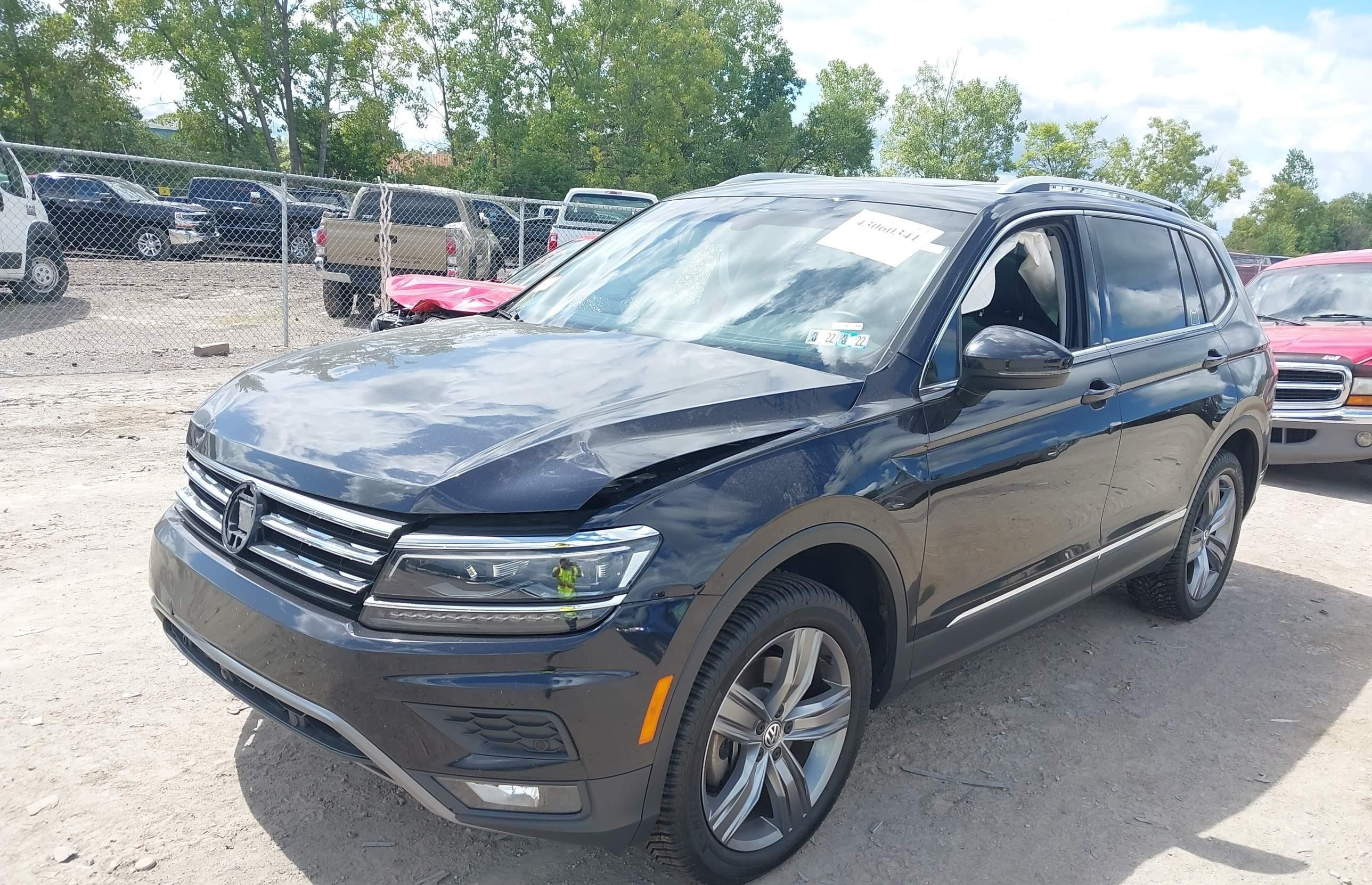 sport  VOLKSWAGEN  TIGUAN SEL PREMIUM 2018 Черный