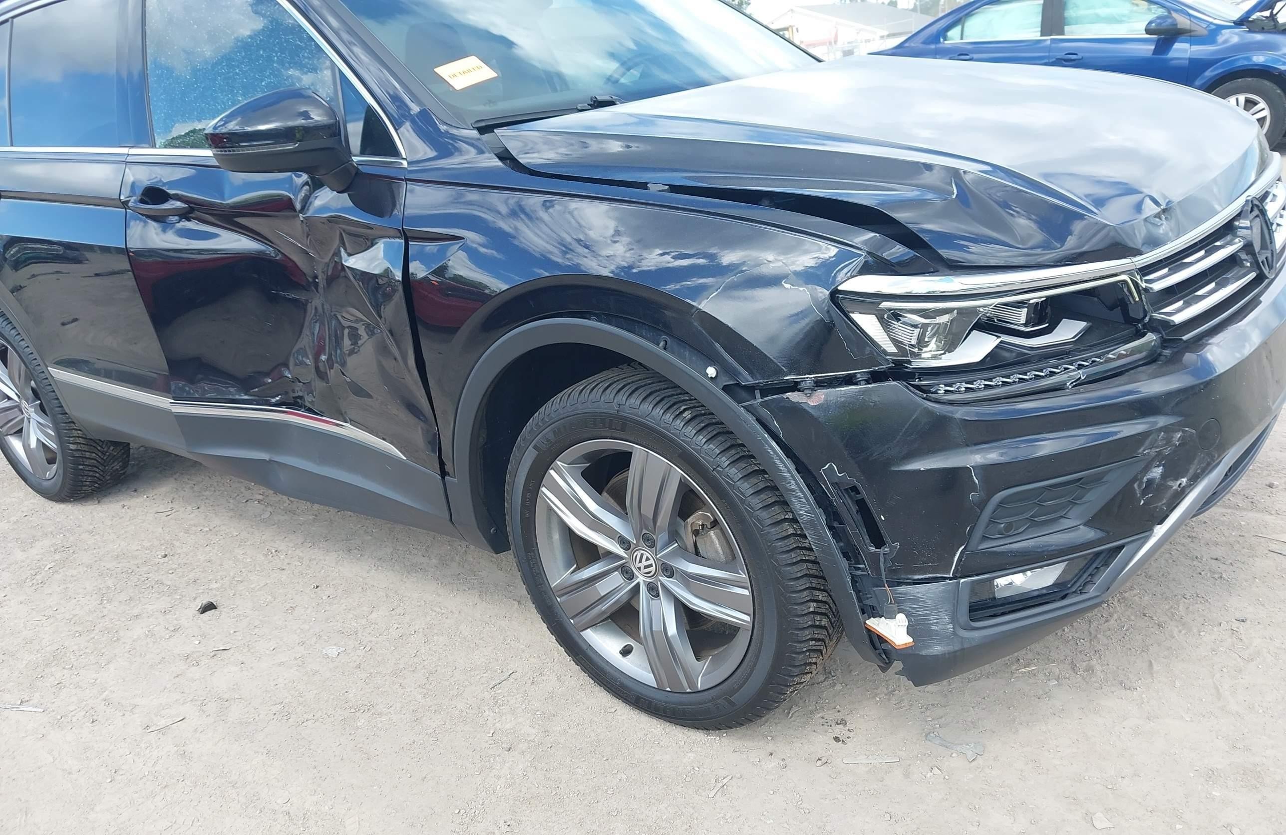 sport  VOLKSWAGEN  TIGUAN SEL PREMIUM 2018 Черный