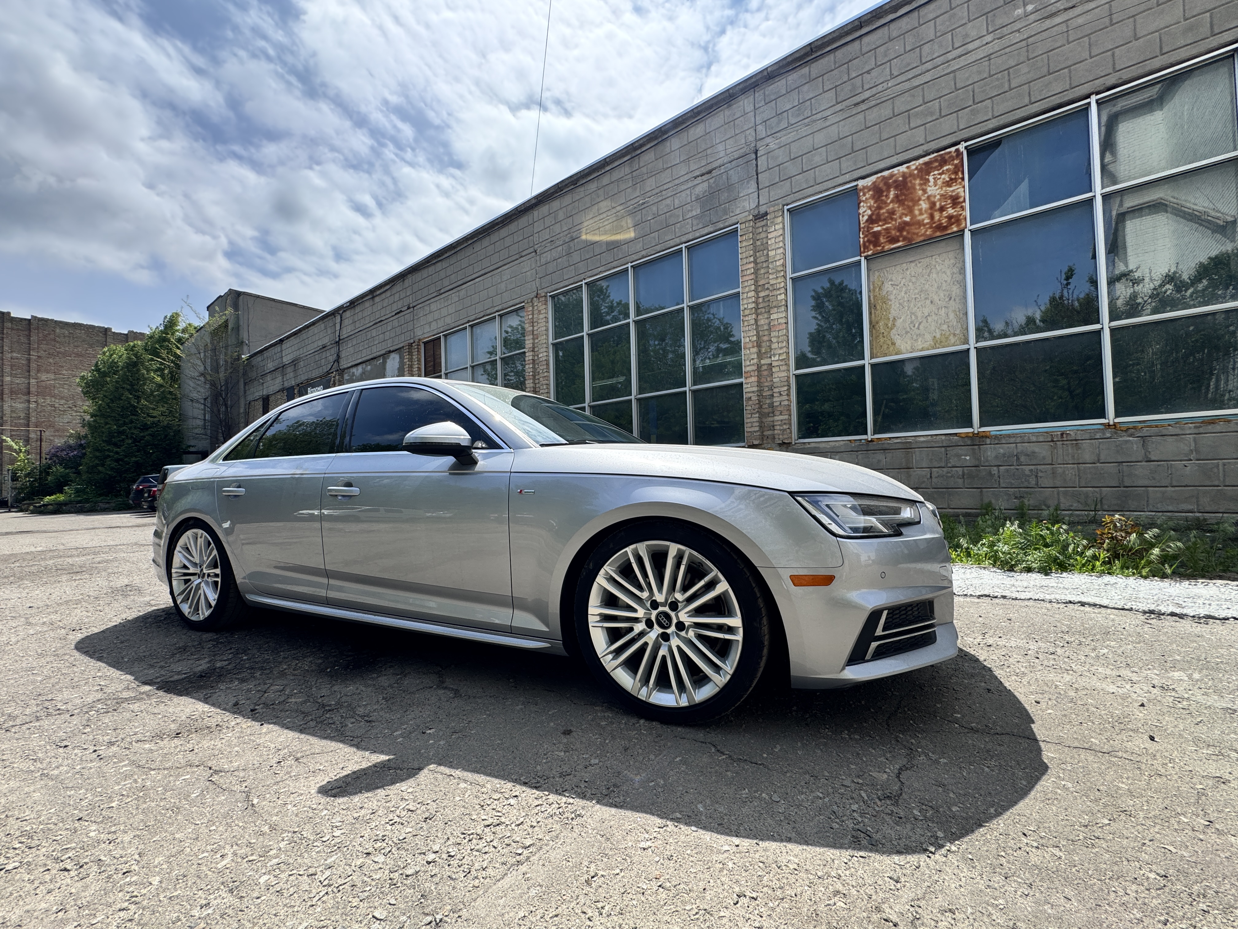 sedan AUDI A4 PREMIUM PLUS 2018 Сріблястий