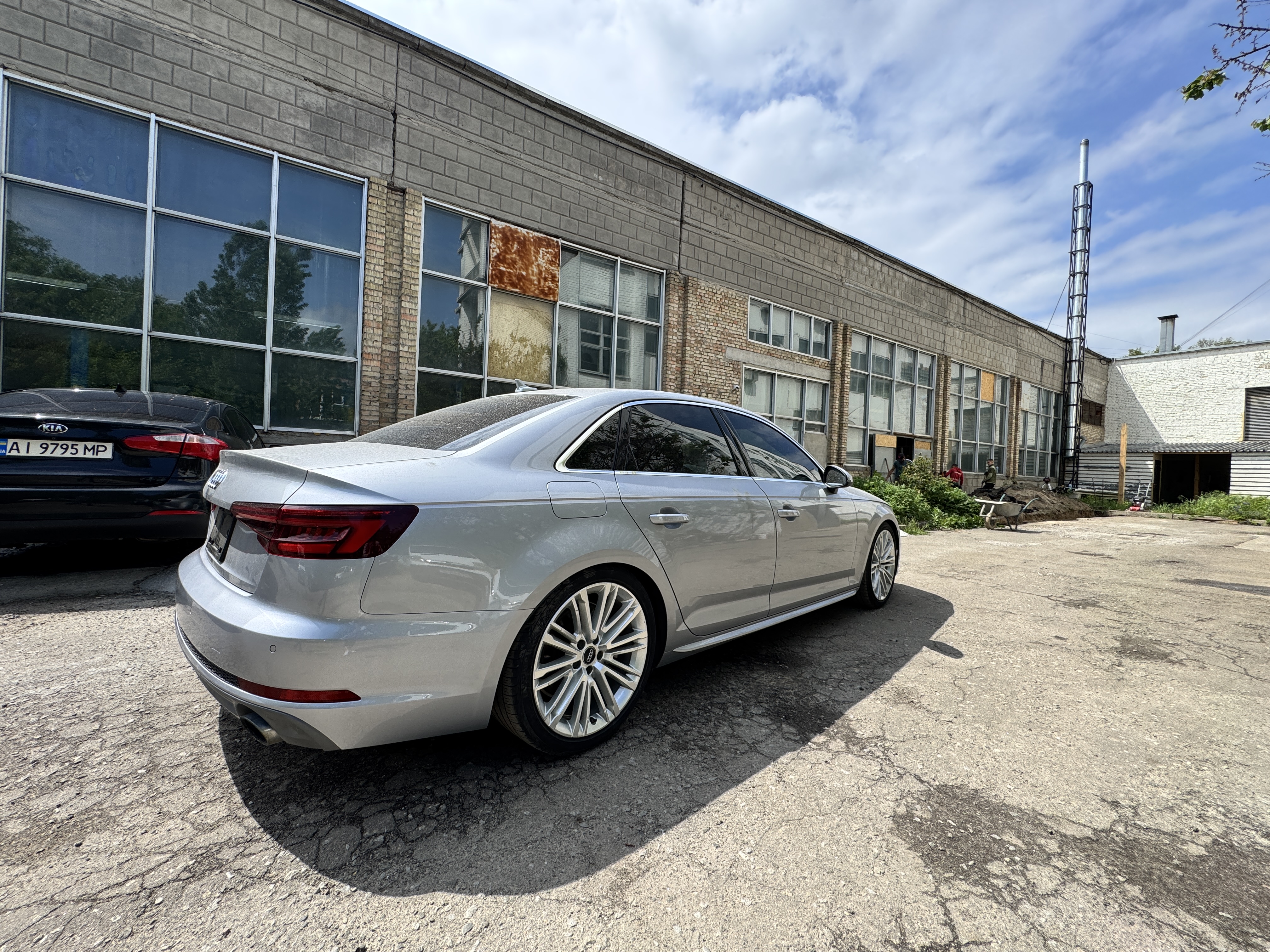 sedan AUDI A4 PREMIUM PLUS 2018 Сріблястий