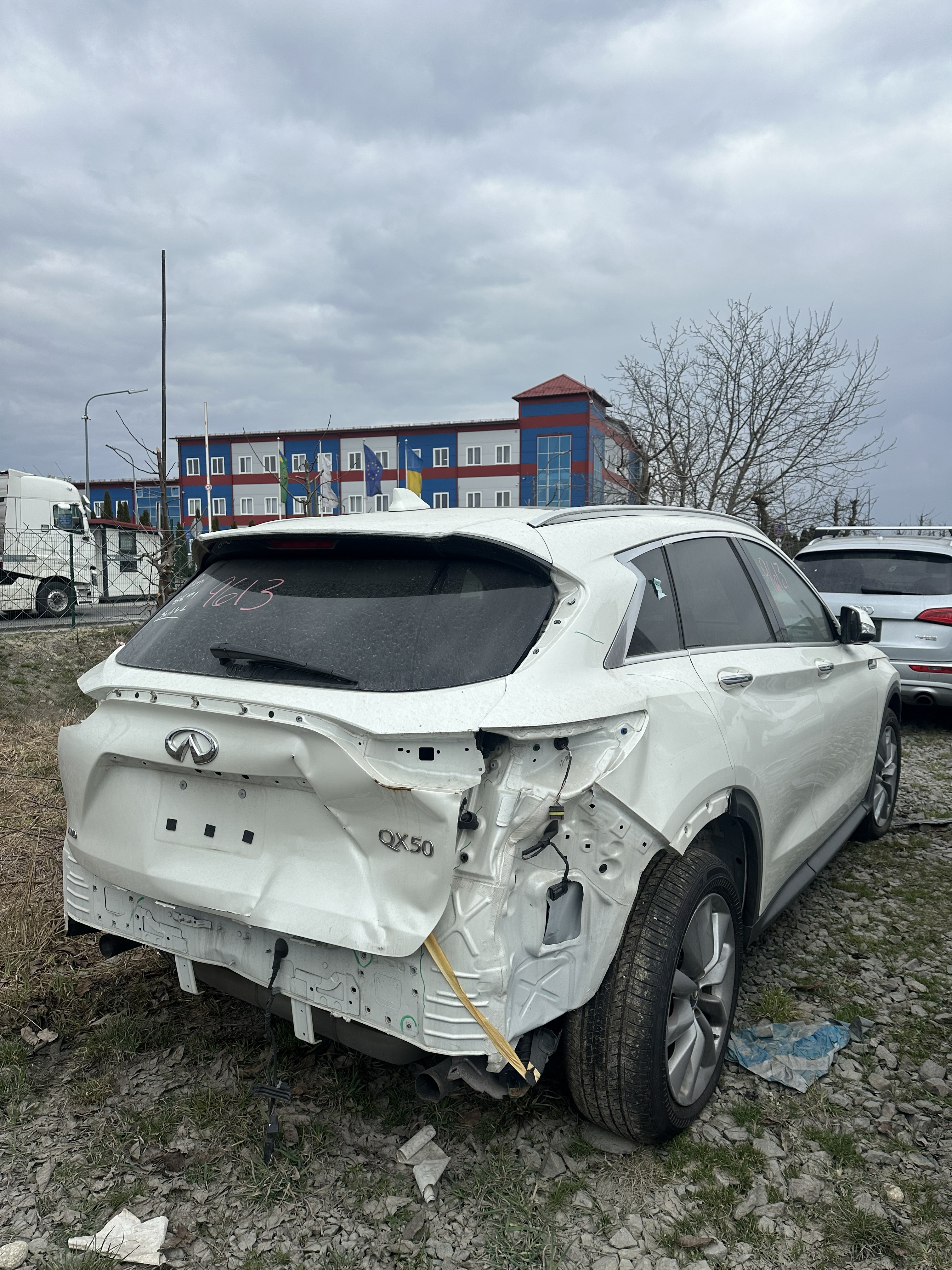 Позашляховики INFINITI QX50 ESSENTIAL 2021 Білий