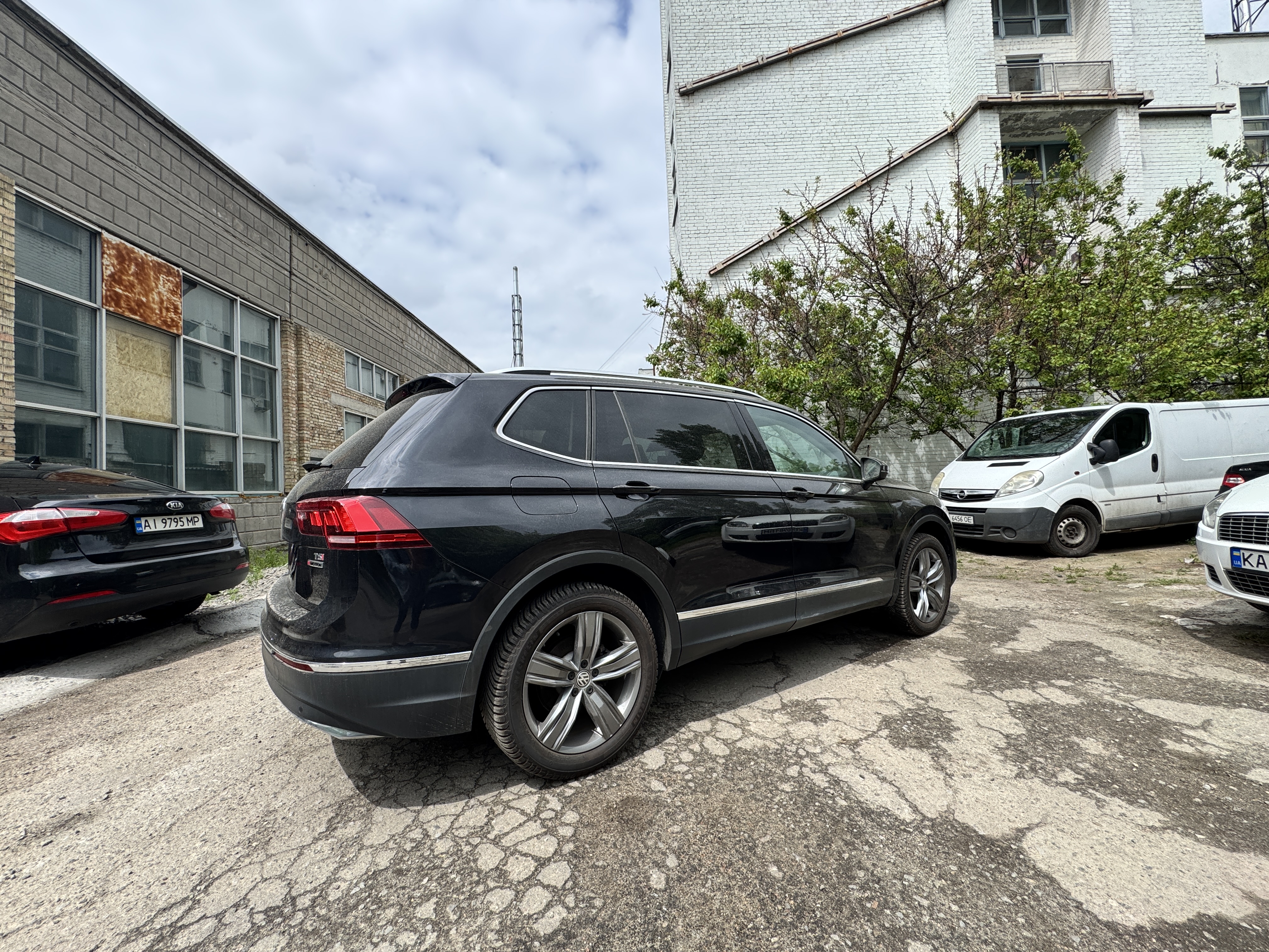 sport  VOLKSWAGEN  TIGUAN SEL PREMIUM 2018 Чорний