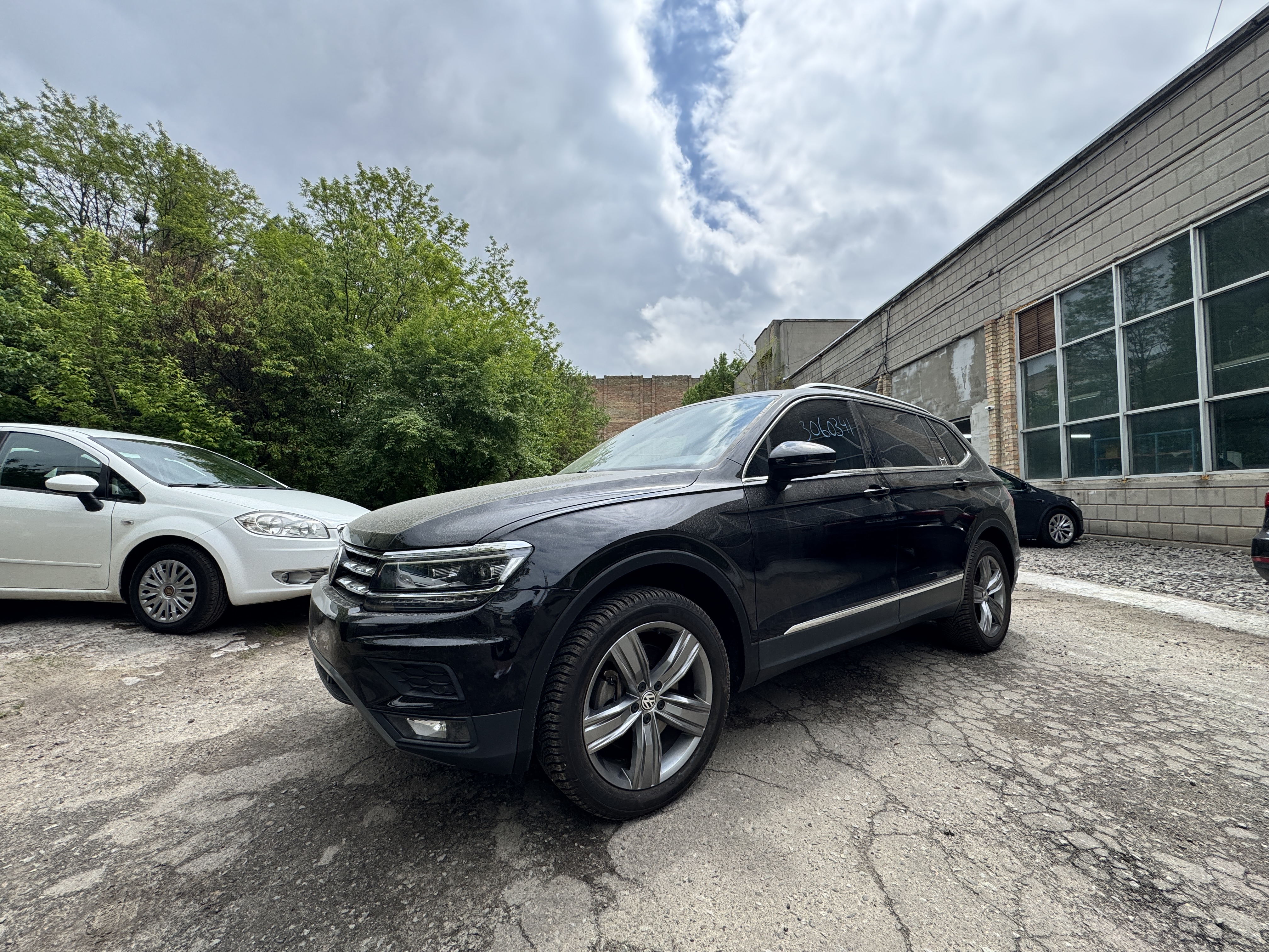 sport  VOLKSWAGEN  TIGUAN SEL PREMIUM 2018 Чорний