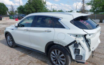 Внедорожники INFINITI QX50 ESSENTIA 2021 Белый