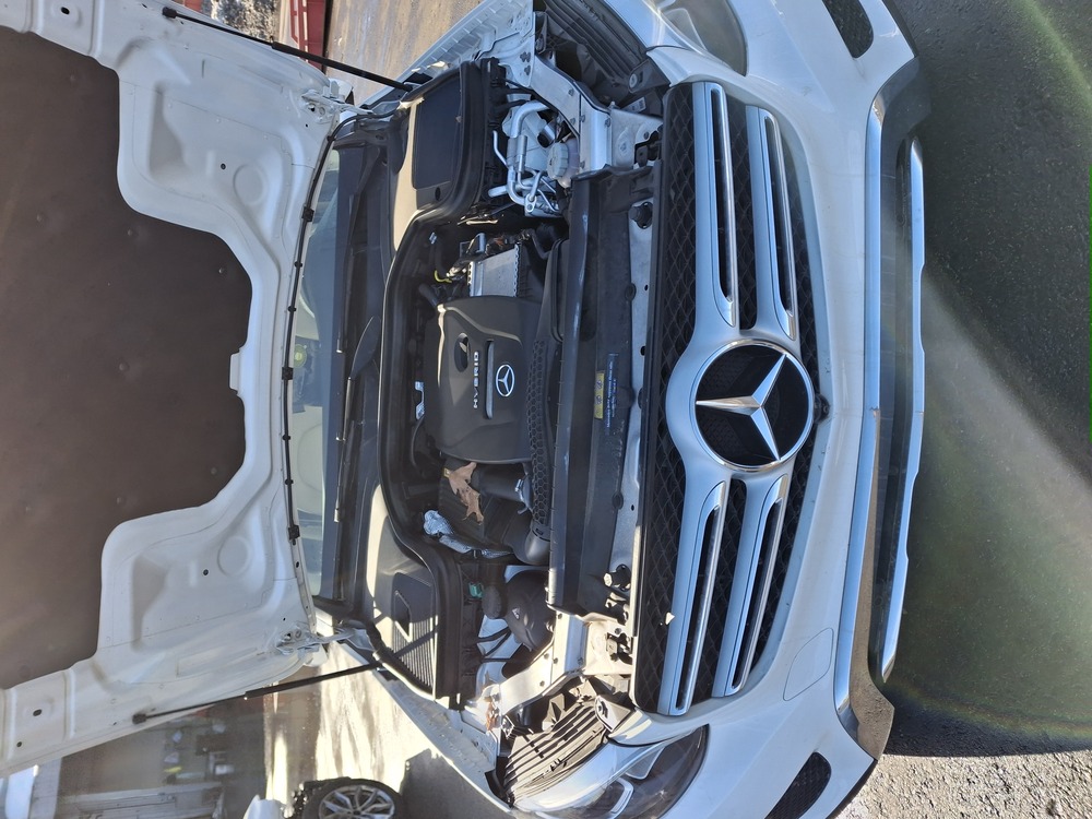 Кроссоверы MERCEDES-BENZ GLC 350E  2019 Белый