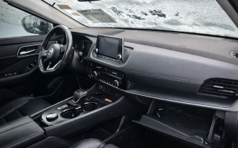 Внедорожники NISSAN ROGUE SV  2021 Серебристый