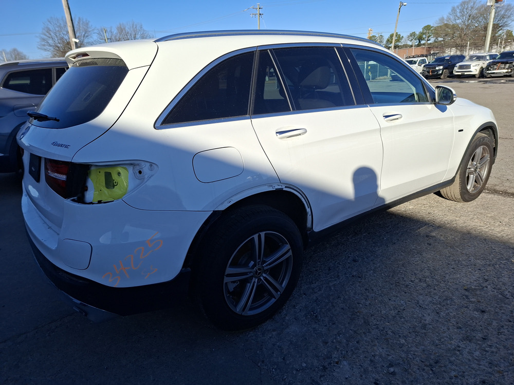 Кроссоверы MERCEDES-BENZ GLC 350E  2018 Белый