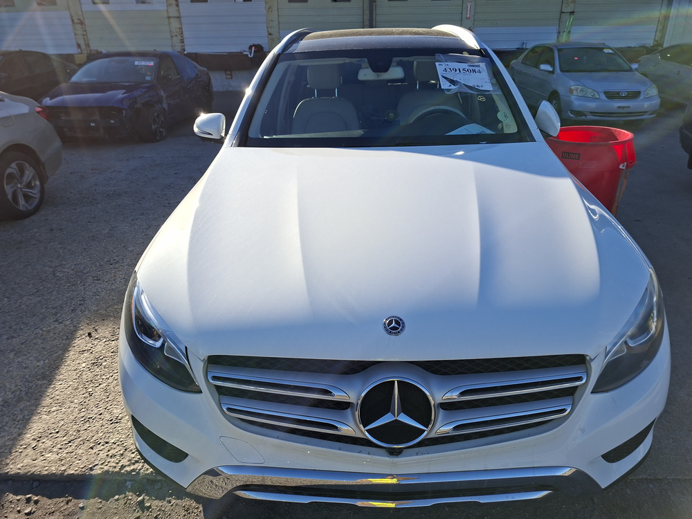 Кроссоверы MERCEDES-BENZ GLC 350E  2018 Белый