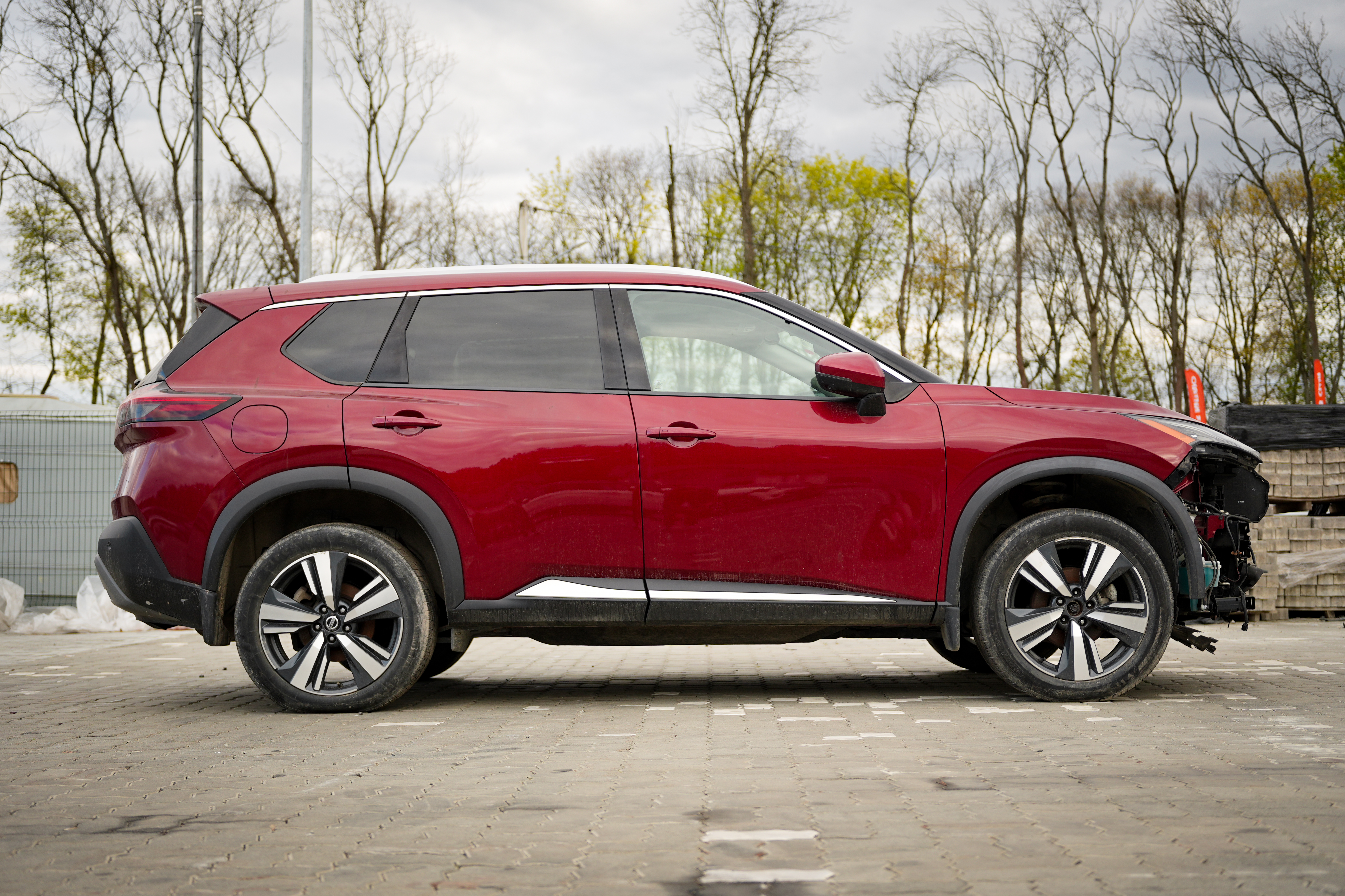 sedan NISSAN ROGUE SL 2020 Красный