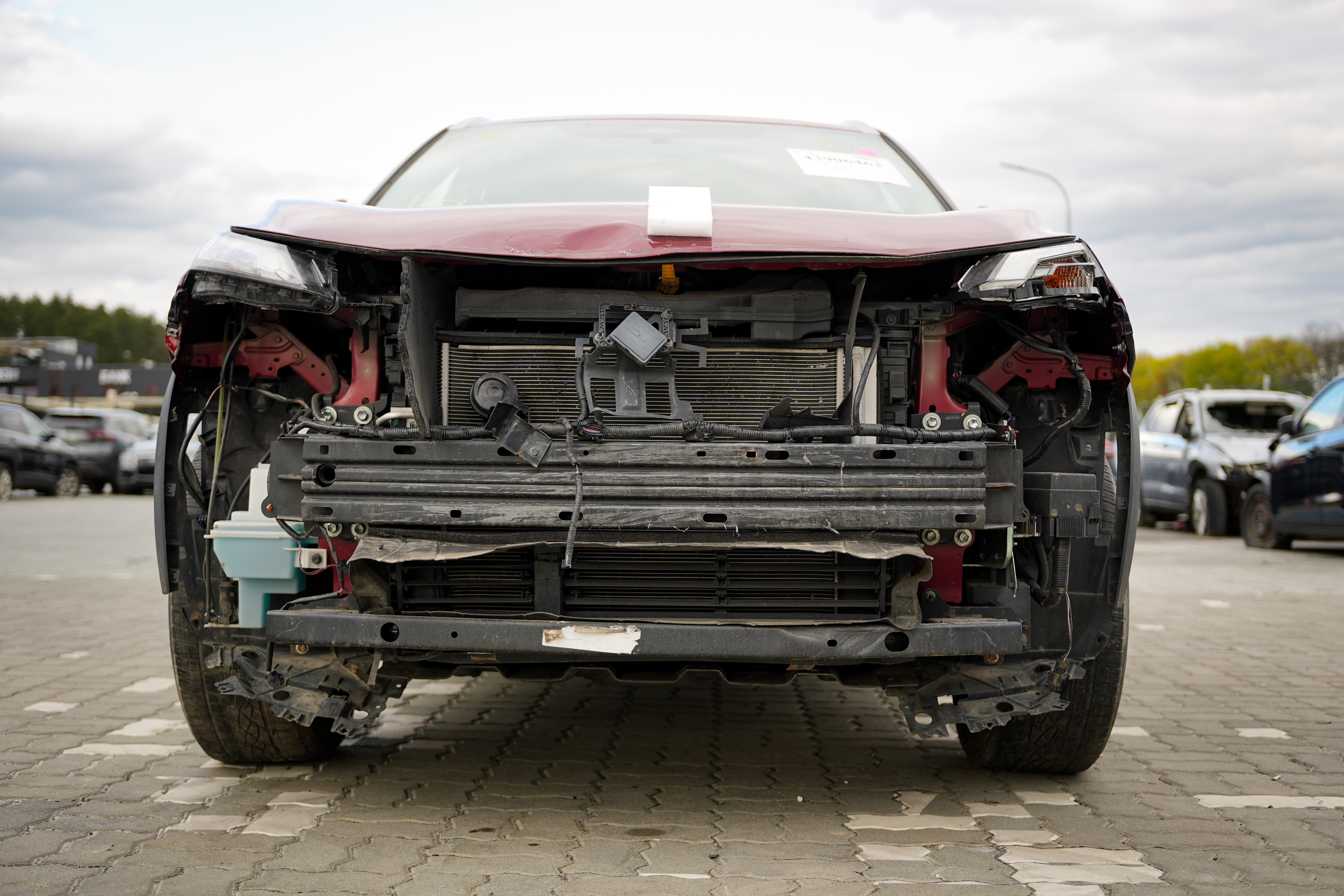 sedan NISSAN ROGUE SL 2020 Красный