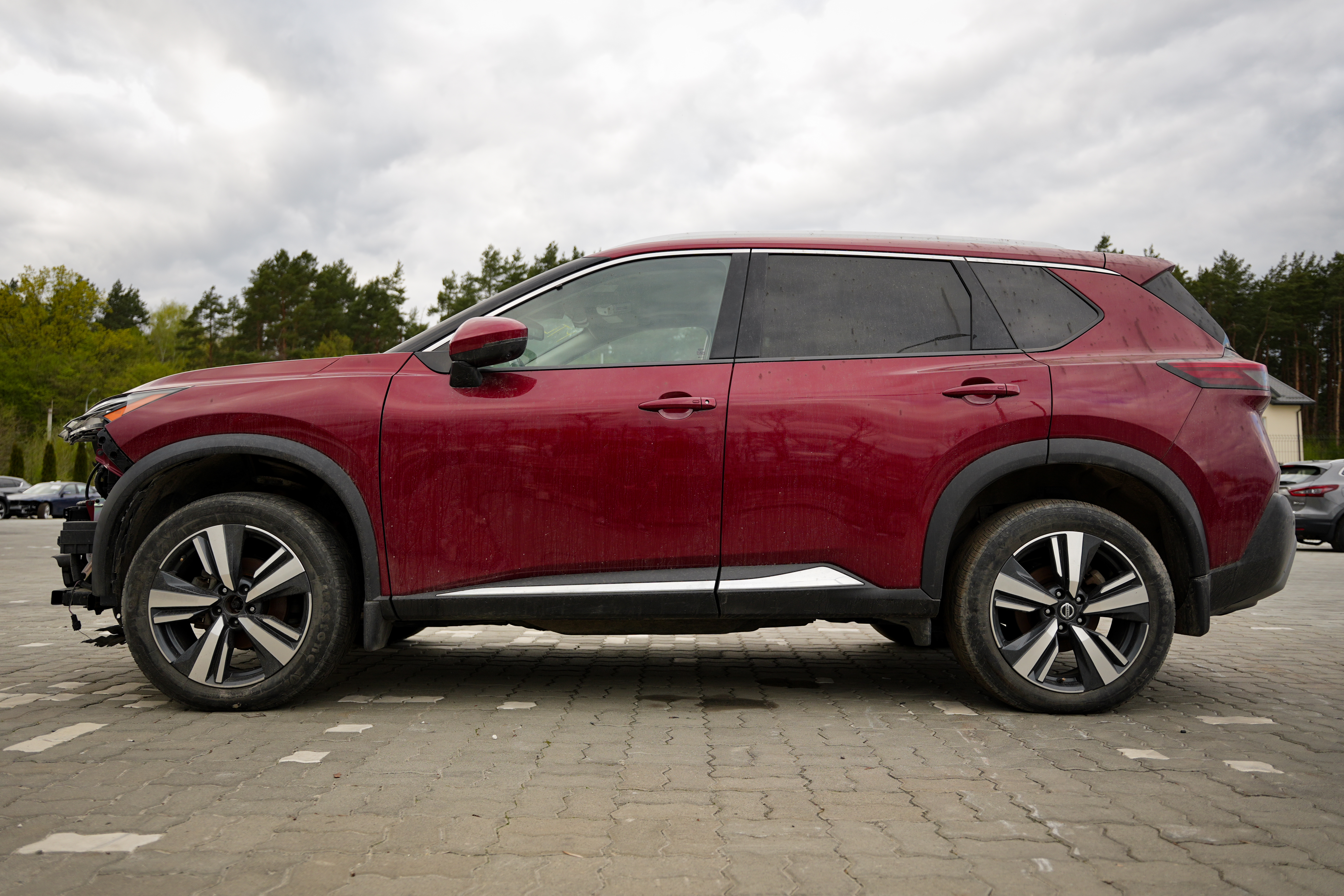sedan NISSAN ROGUE SL 2020 Красный
