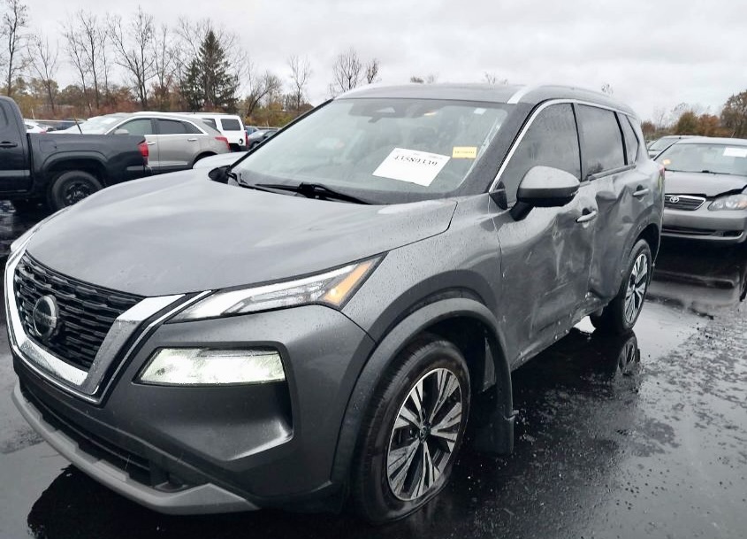 Внедорожники NISSAN ROGUE SV  2021 Серебристый