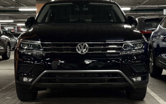 Sport  VOLKSWAGEN  TIGUAN SEL PREMIUM 2018 Черный