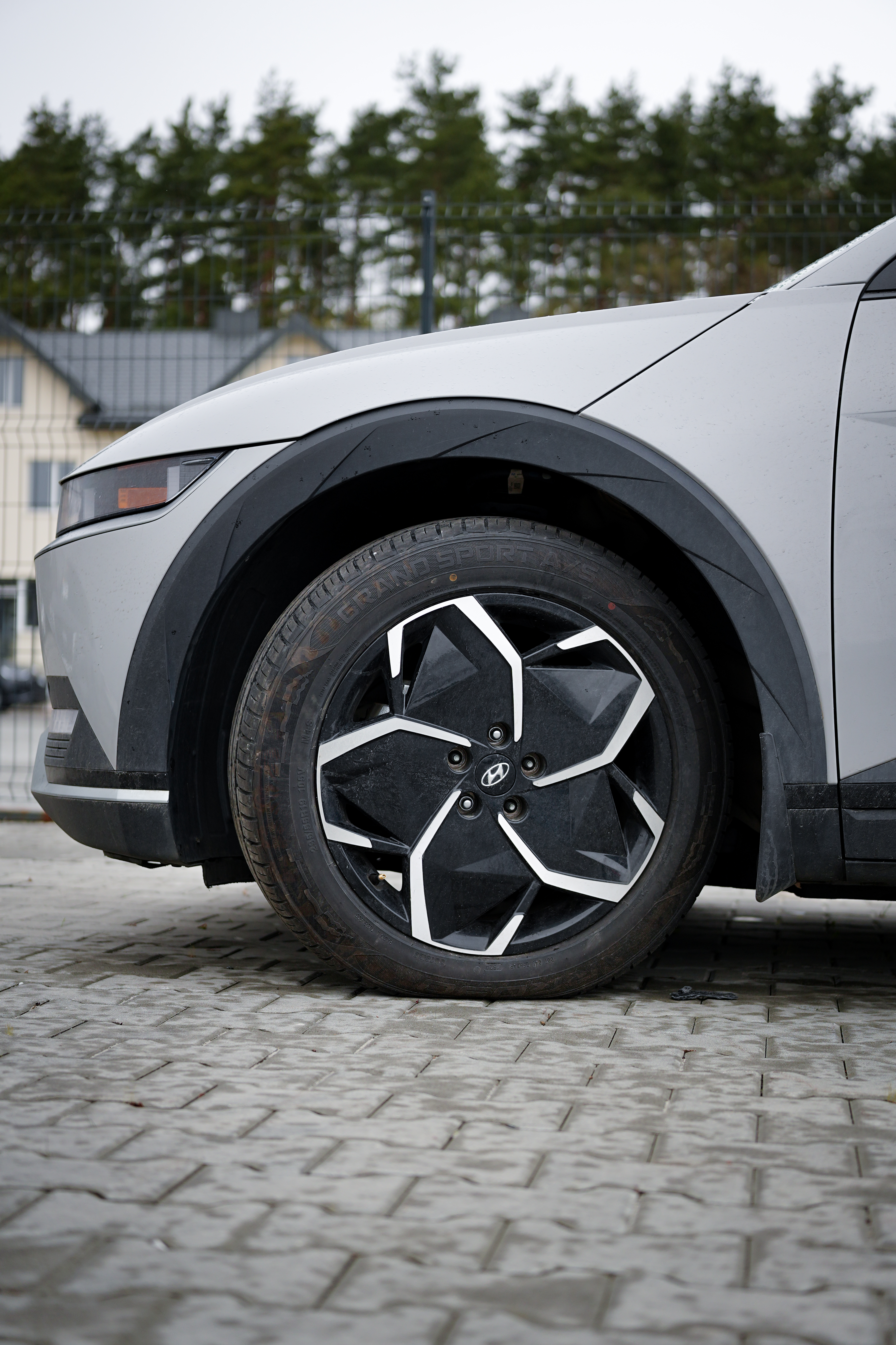 Позашляховики HYUNDAI IONIQ 5 SEL 2023 Сірий