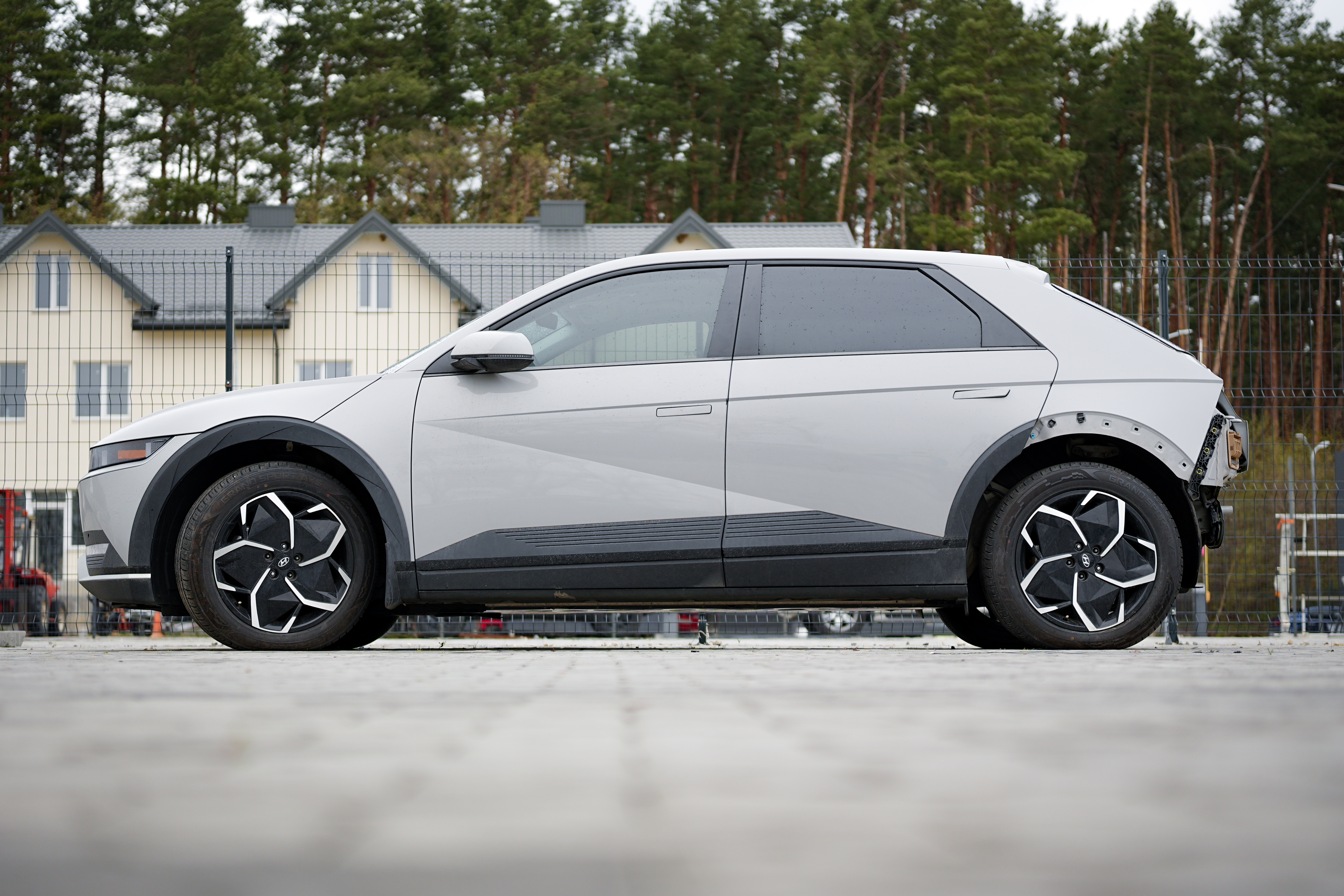 suv HYUNDAI IONIQ 5 SEL 2023 Серый