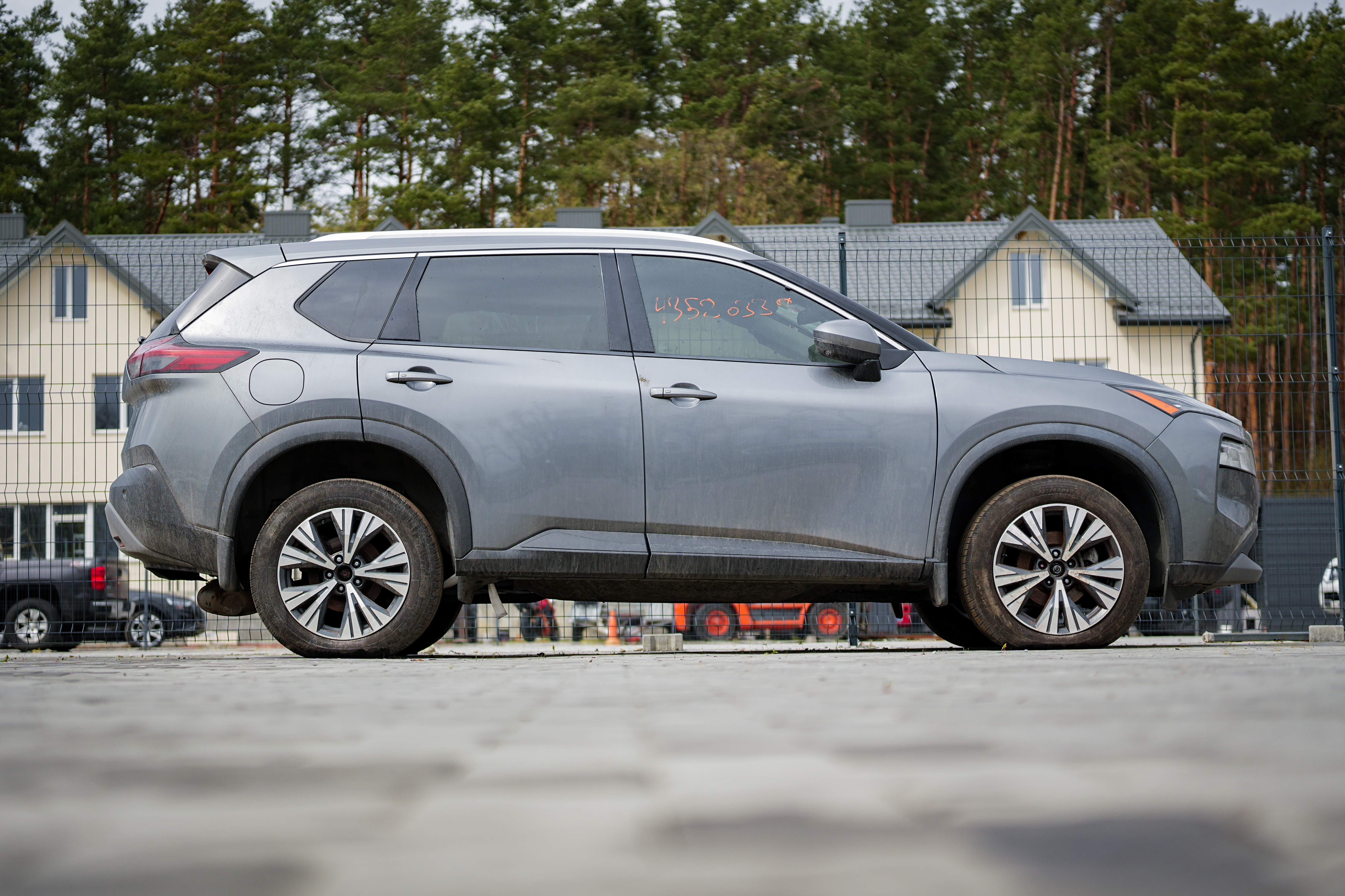 Позашляховики NISSAN ROGUE SV  2021 Сріблястий