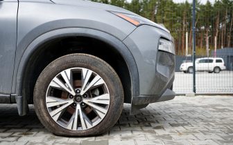 Внедорожники NISSAN ROGUE SV 2021 Серебристый
