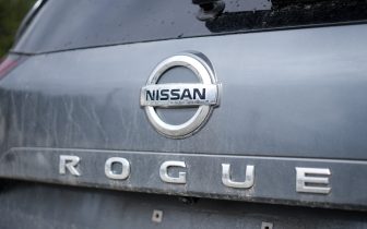 Внедорожники NISSAN ROGUE SV 2021 Серебристый