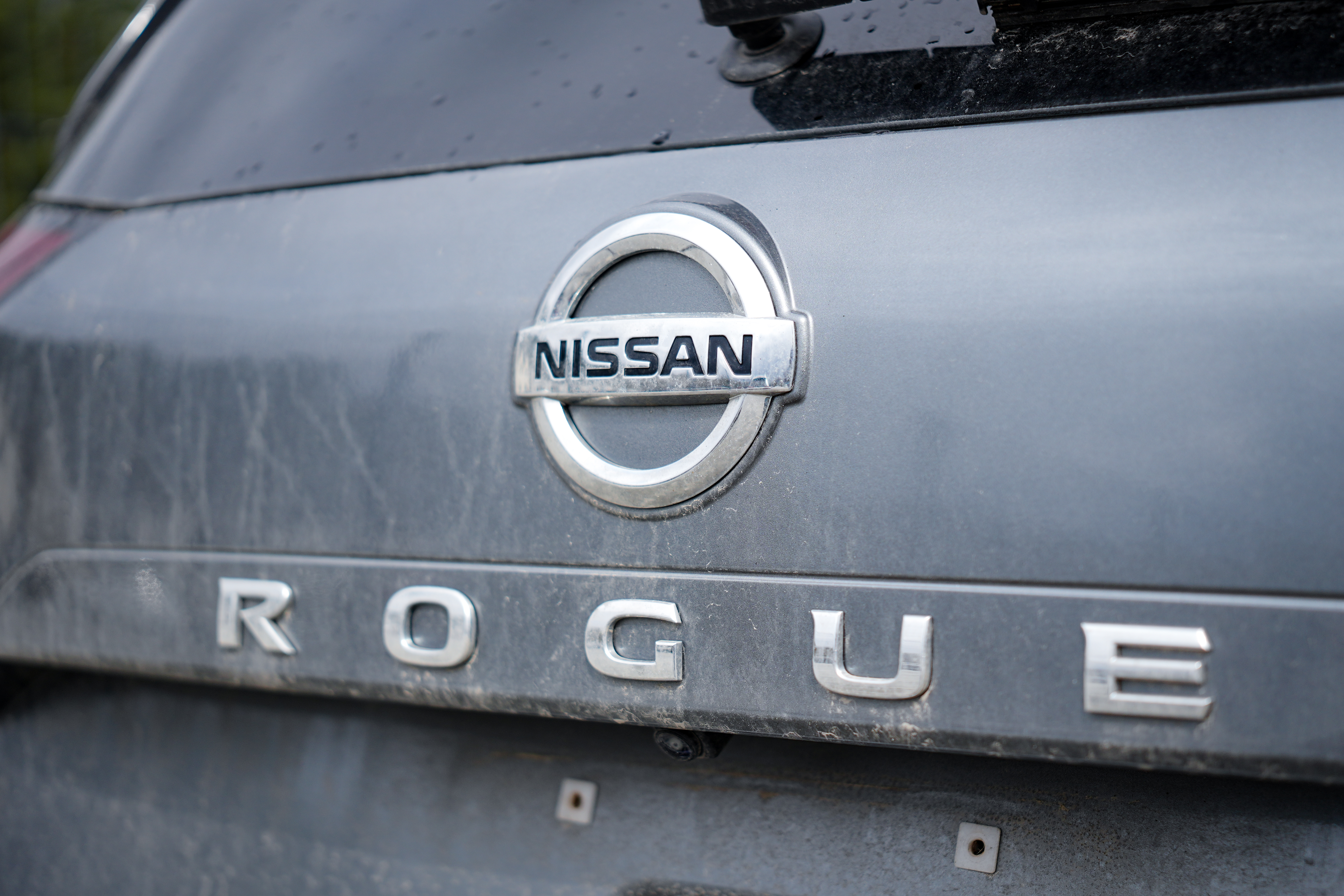 Позашляховики NISSAN ROGUE SV  2021 Сріблястий