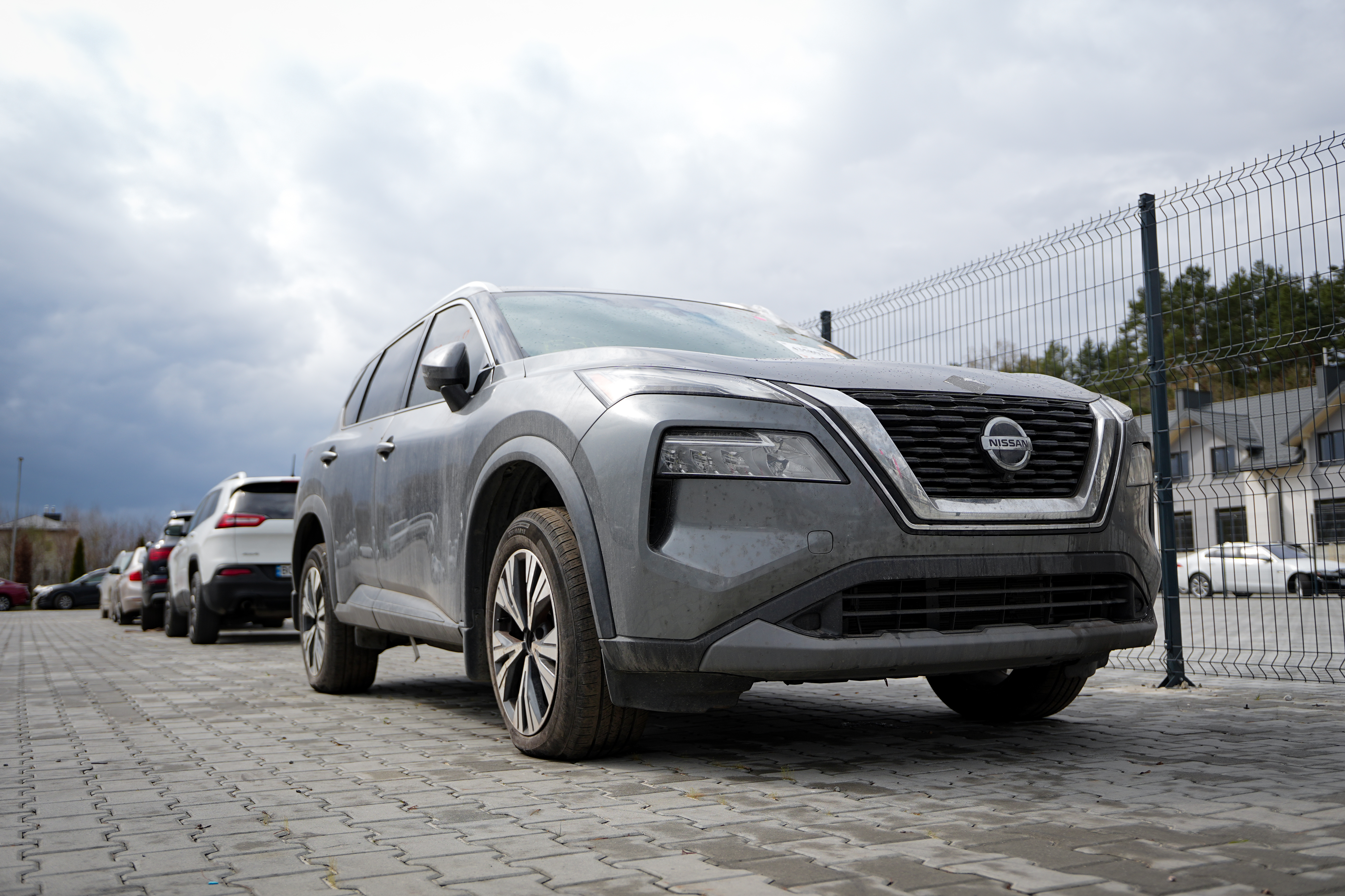 suv NISSAN ROGUE SV 2021 Серебристый